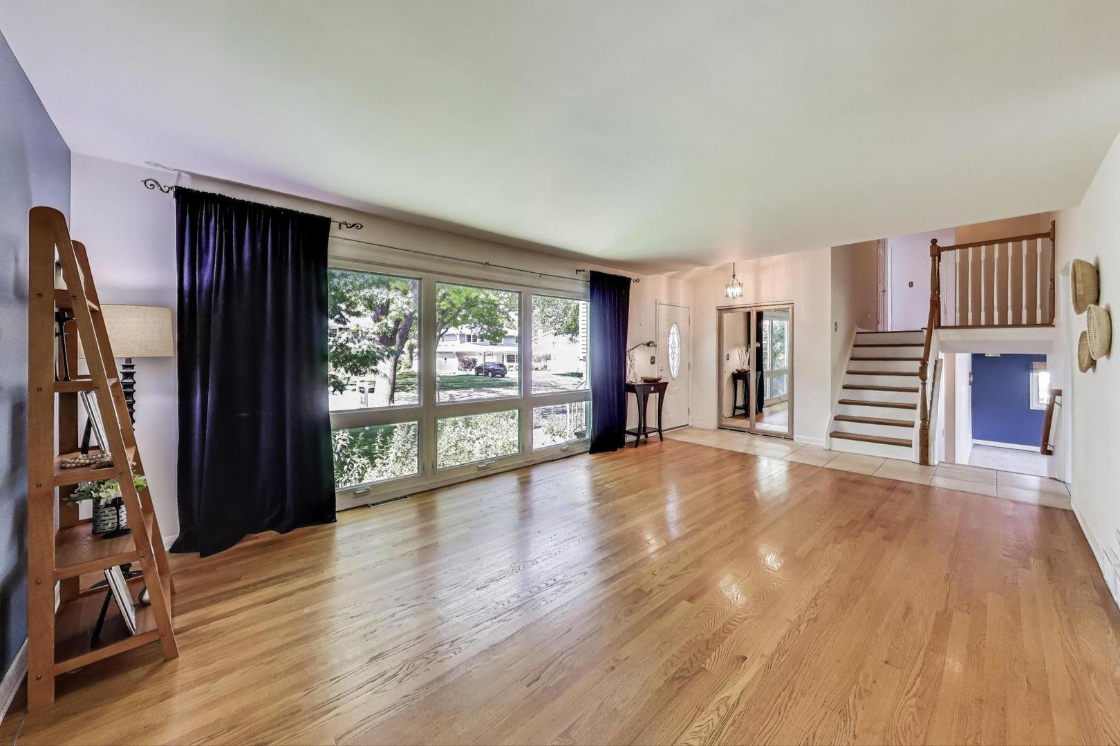 207 W Orchard Place