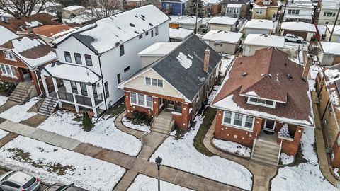 Tiny photo for 2716 Grove Avenue, Berwyn, IL 60402 (MLS # 12533886)