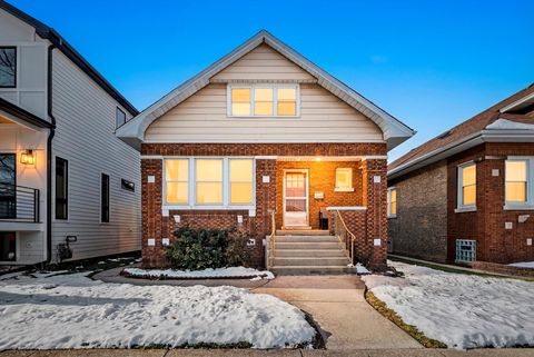 Tiny photo for 2716 Grove Avenue, Berwyn, IL 60402 (MLS # 12533886)