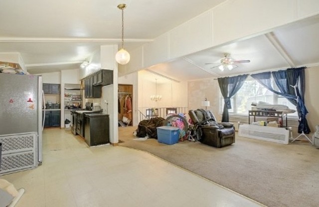 1605 S Desplaines Street