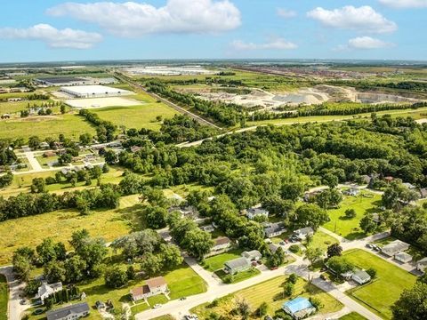 Tiny photo for 1605 S Desplaines Street, Joliet, IL 60436 (MLS # 12537594)