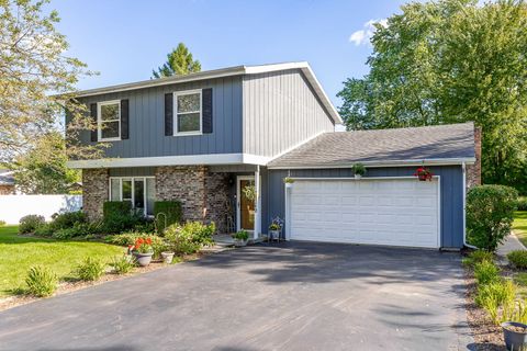 Photo of 24349 W Camelot Road, Joliet, IL 60404 (MLS # 12475388)