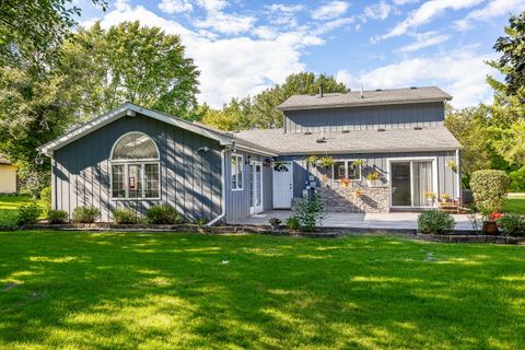 Tiny photo for 24349 W Camelot Road, Joliet, IL 60404 (MLS # 12475388)