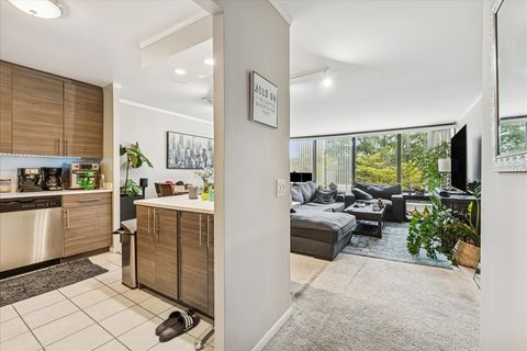 Tiny photo for 5445 N Sheridan Road #306, Chicago, IL 60640 (MLS # 12491191)