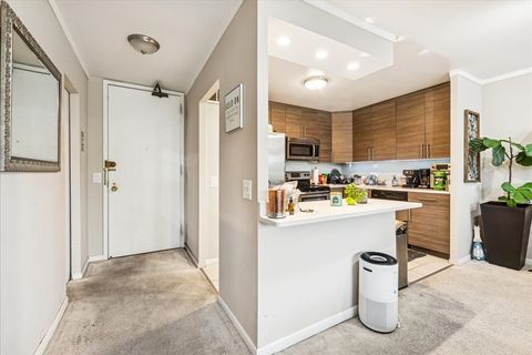 Tiny photo for 5445 N Sheridan Road #306, Chicago, IL 60640 (MLS # 12491191)
