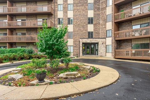 Tiny photo for 120 Lakeview Drive #208, Bloomingdale, IL 60108 (MLS # 12763663)
