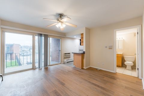 Tiny photo for 6151 W THORNDALE Avenue #2B, Chicago, IL 60646 (MLS # 12523907)