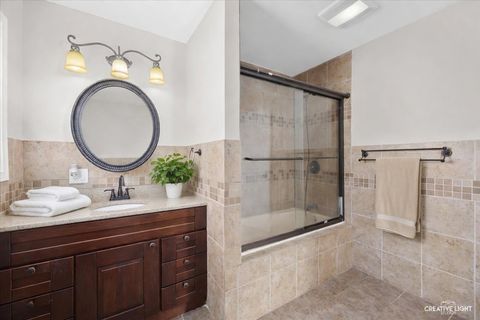 Tiny photo for 1102 Southbridge Lane, Schaumburg, IL 60194 (MLS # 12642564)