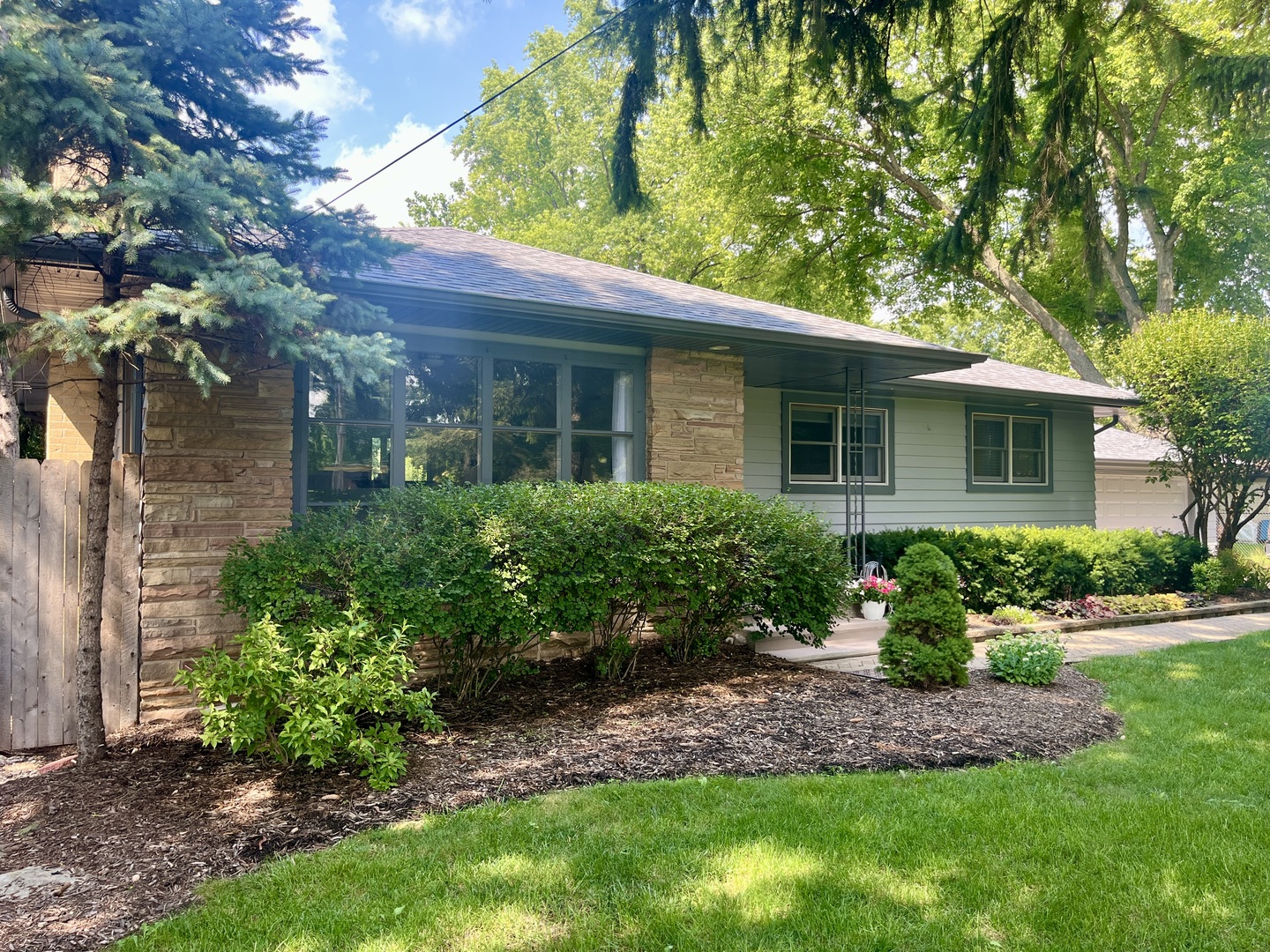 35W764 W Highland Avenue