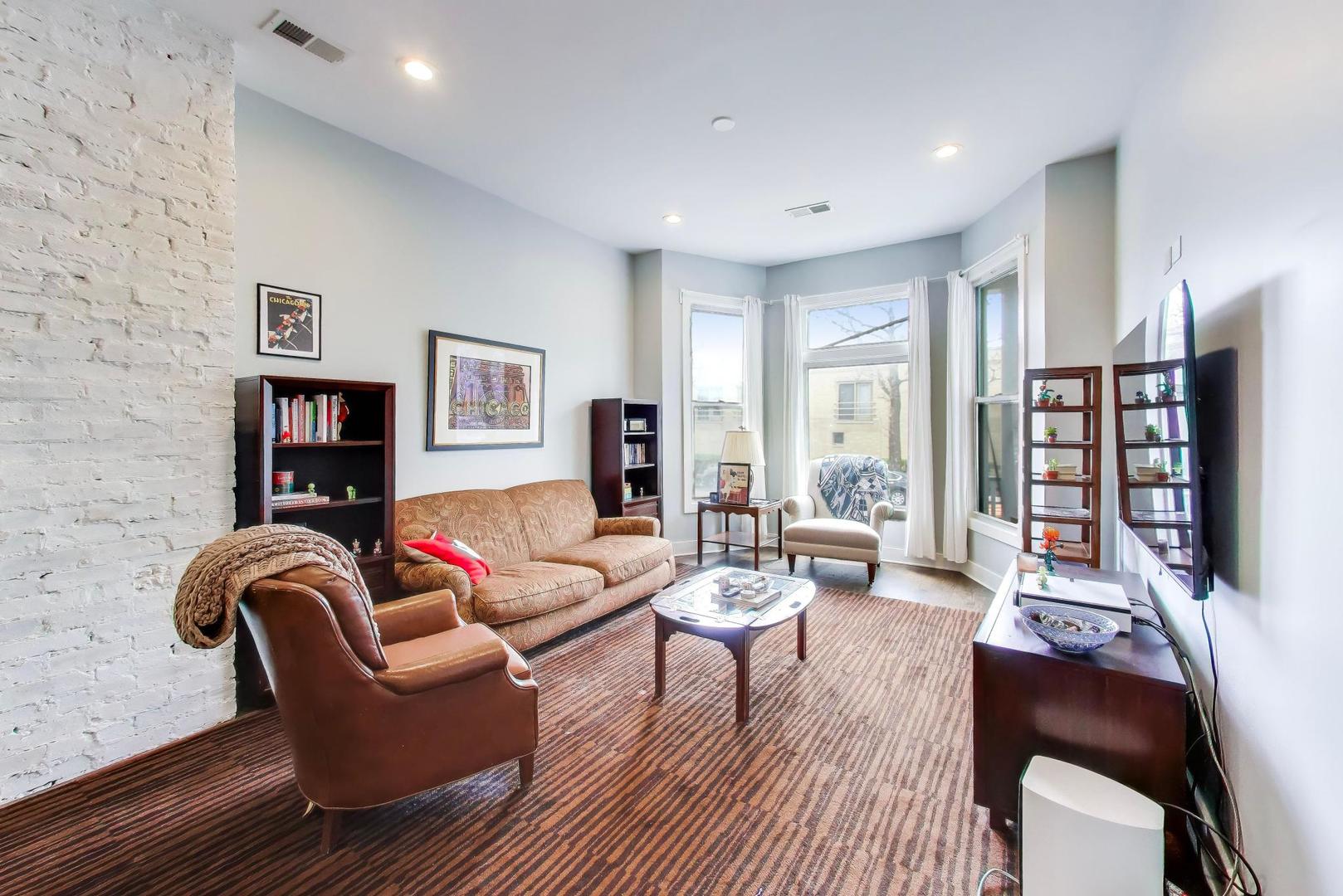 3519 N Seminary Avenue