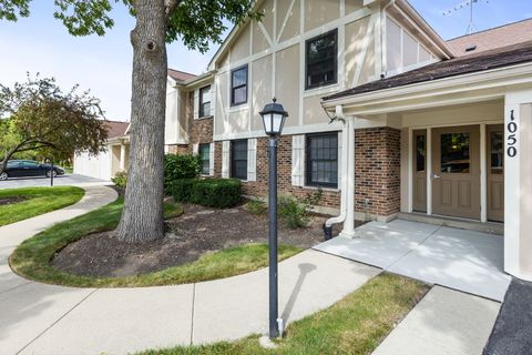 Tiny photo for 1050 Southbury Lane #C2, Wheeling, IL 60090 (MLS # 12433201)