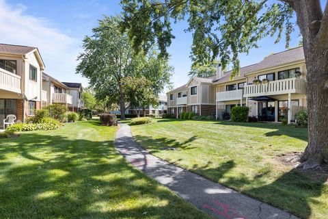 Tiny photo for 1050 Southbury Lane #C2, Wheeling, IL 60090 (MLS # 12433201)