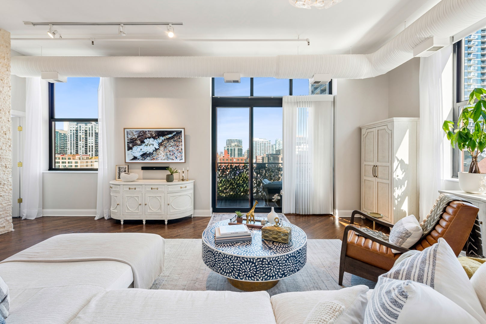 360 W Illinois Street 8A