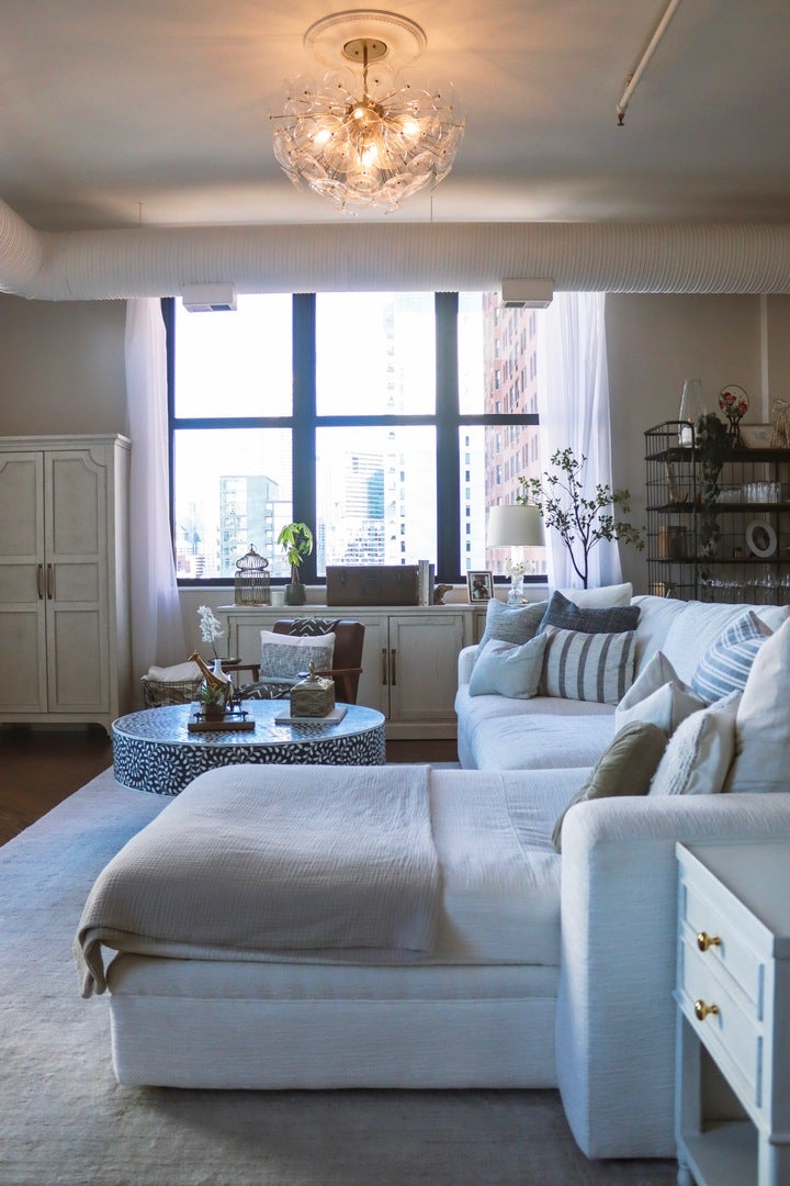 360 W Illinois Street 8A