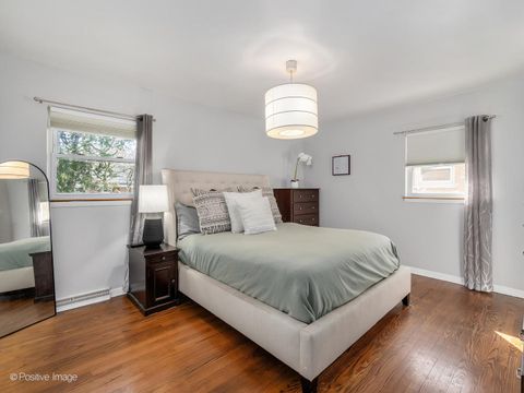 Tiny photo for 392 E Saint Charles Road, Elmhurst, IL 60126 (MLS # 12606330)