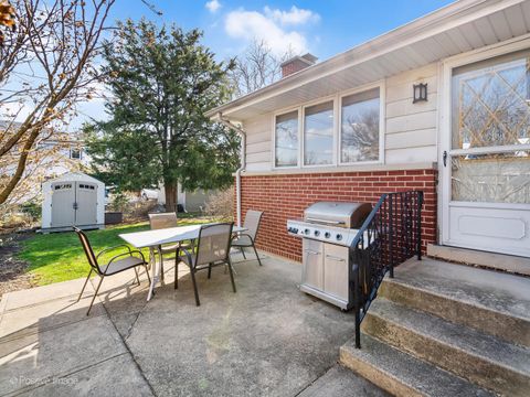 Tiny photo for 392 E Saint Charles Road, Elmhurst, IL 60126 (MLS # 12606330)