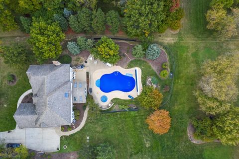 Tiny photo for 35080 N Oak Knoll Circle, Gurnee, IL 60031 (MLS # 12479583)