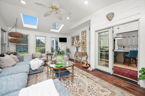 Tiny photo for 35080 N Oak Knoll Circle, Gurnee, IL 60031 (MLS # 12479583)