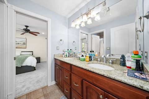 Tiny photo for 35080 N Oak Knoll Circle, Gurnee, IL 60031 (MLS # 12479583)