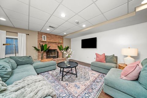 Tiny photo for 35080 N Oak Knoll Circle, Gurnee, IL 60031 (MLS # 12479583)