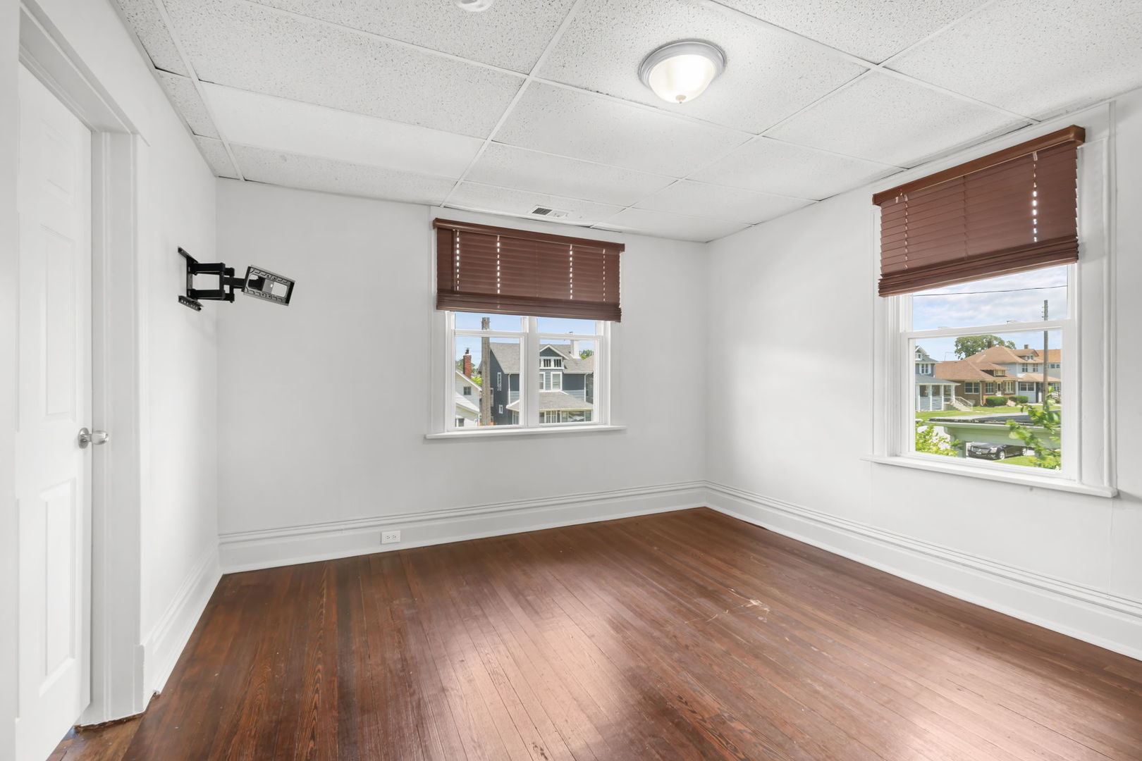 100 W 19th Street