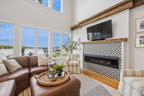 Tiny photo for 225 Edgewater Drive, Crystal Lake, IL 60014 (MLS # 12717109)