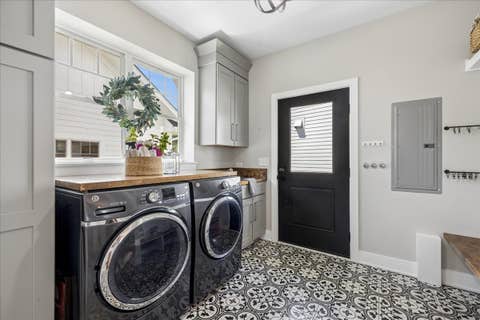 Tiny photo for 225 Edgewater Drive, Crystal Lake, IL 60014 (MLS # 12717109)