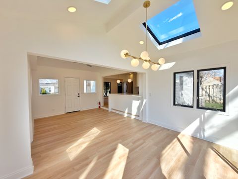 Tiny photo for 219 E Berkshire Avenue, Lombard, IL 60148 (MLS # 12606361)