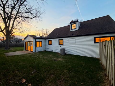 Tiny photo for 219 E Berkshire Avenue, Lombard, IL 60148 (MLS # 12606361)