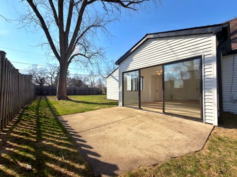 Tiny photo for 219 E Berkshire Avenue, Lombard, IL 60148 (MLS # 12606361)
