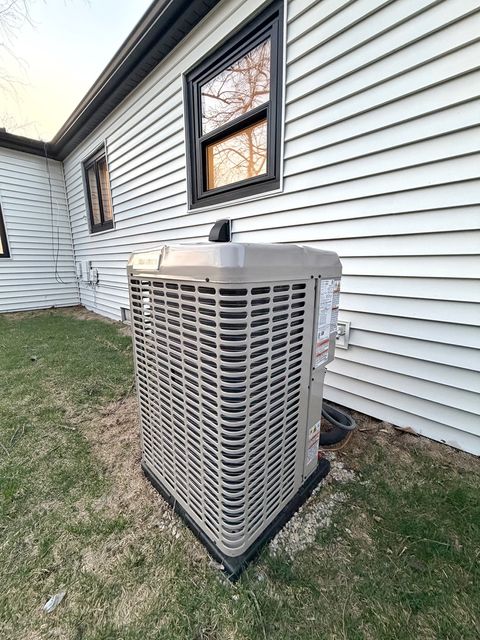 Tiny photo for 219 E Berkshire Avenue, Lombard, IL 60148 (MLS # 12606361)