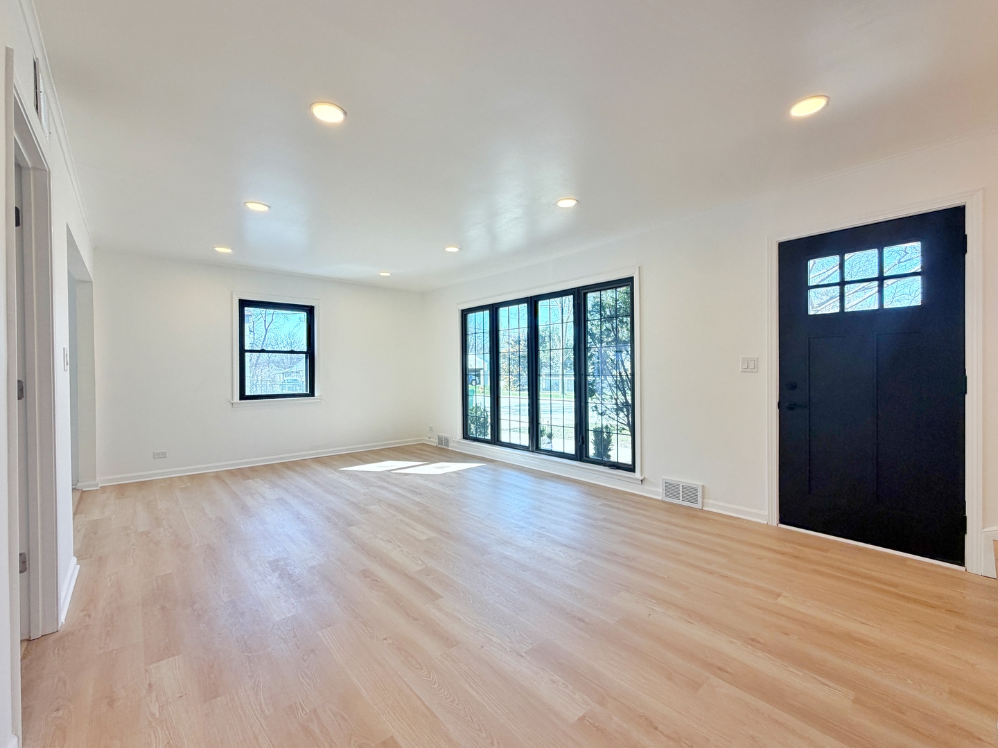 219 E Berkshire Avenue