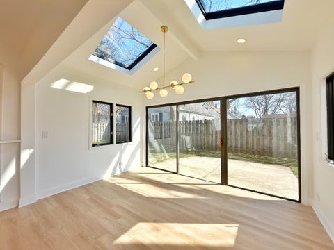 Tiny photo for 219 E Berkshire Avenue, Lombard, IL 60148 (MLS # 12606361)