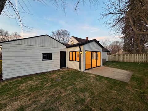 Tiny photo for 219 E Berkshire Avenue, Lombard, IL 60148 (MLS # 12606361)