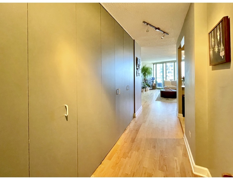 111 W Maple Street 1605