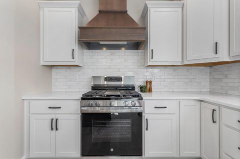 Tiny photo for 500 Prairie Meadows Drive, Heyworth, IL 61745 (MLS # 12497213)