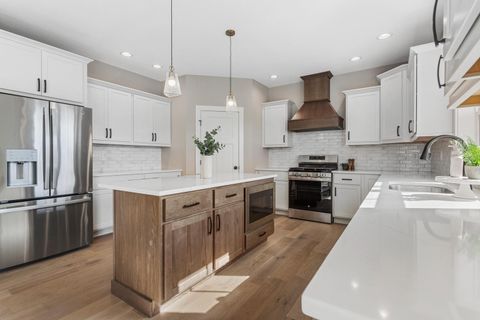 Tiny photo for 500 Prairie Meadows Drive, Heyworth, IL 61745 (MLS # 12497213)