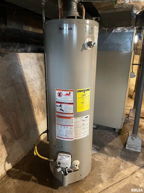 Tiny photo for 403 E CHESTNUT Street, Geneseo, IL 61254 (MLS # QC4268279)