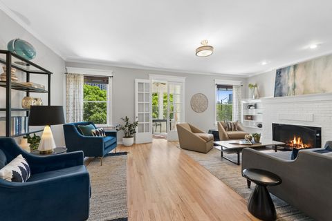 Tiny photo for 4340 N Sheridan Road #2s, Chicago, IL 60613 (MLS # 12623690)