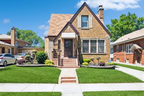 Single Family Residence in Chicago IL 10538 Wallace Street.jpg