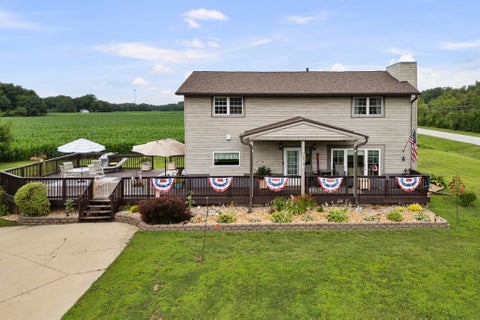 Photo of 1814 Big Island Parkway, Rock Island, IL 61201 (MLS # 12750110)