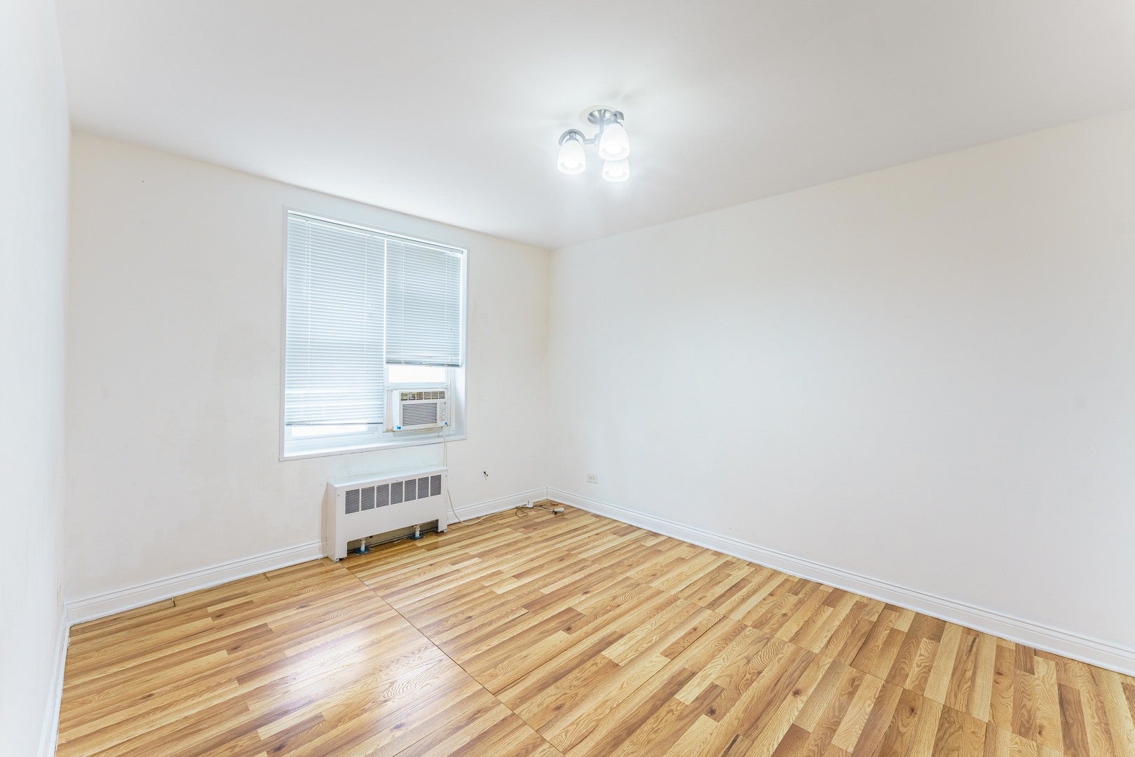 6035 N Damen Avenue 109