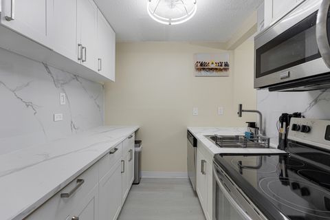 Tiny photo for 1043 S YORK Road #209, Bensenville, IL 60106 (MLS # 12607555)