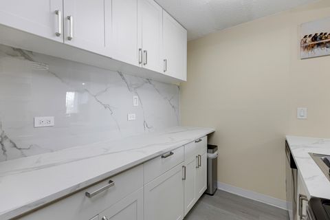 Tiny photo for 1043 S YORK Road #209, Bensenville, IL 60106 (MLS # 12607555)