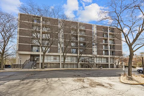 Photo of 1043 S YORK Road #209, Bensenville, IL 60106 (MLS # 12607555)