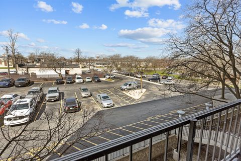 Tiny photo for 1043 S YORK Road #209, Bensenville, IL 60106 (MLS # 12607555)