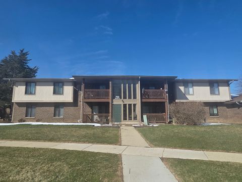 Photo of 703 GARDEN Circle #3, Streamwood, IL 60107 (MLS # 12597188)