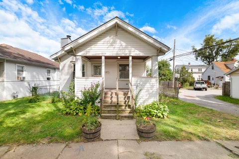Photo of 13 W 37th Street, Steger, IL 60475 (MLS # 12762183)
