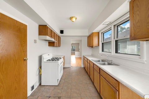 Tiny photo for 13 W 37th Street, Steger, IL 60475 (MLS # 12762183)