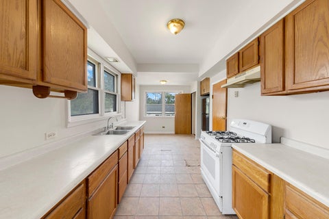 Tiny photo for 13 W 37th Street, Steger, IL 60475 (MLS # 12762183)